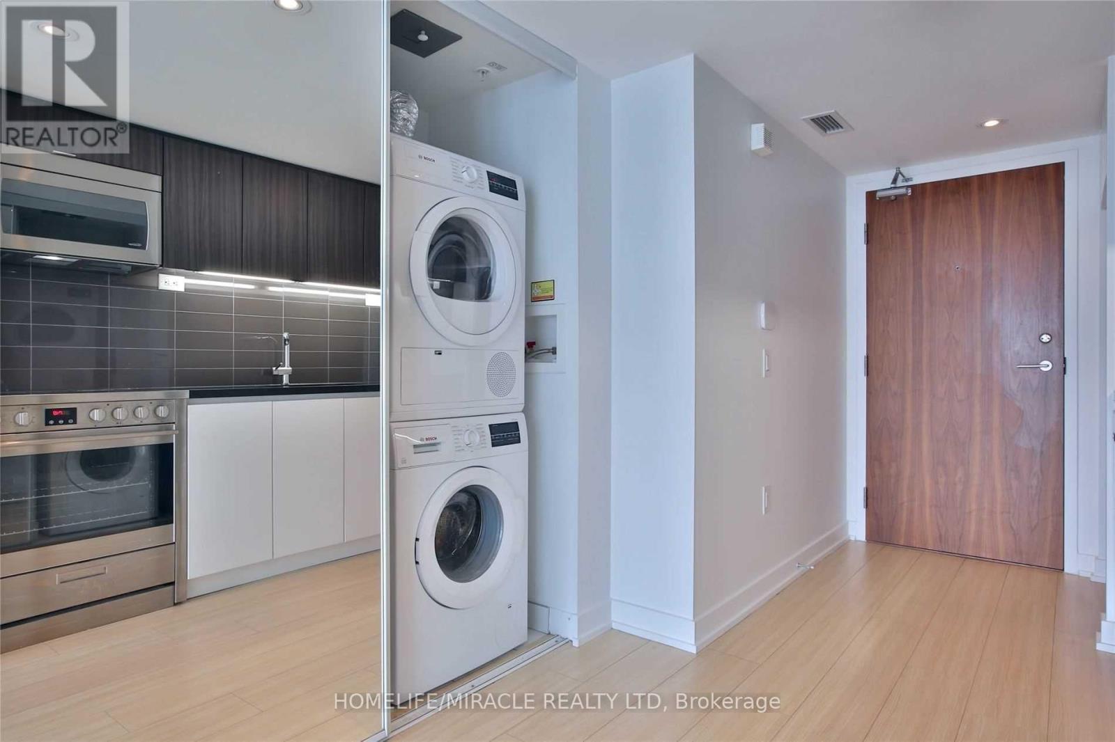 2609 - 75 Queens Wharf Road, Toronto, ON - Indoor Photo Showing Laundry Room