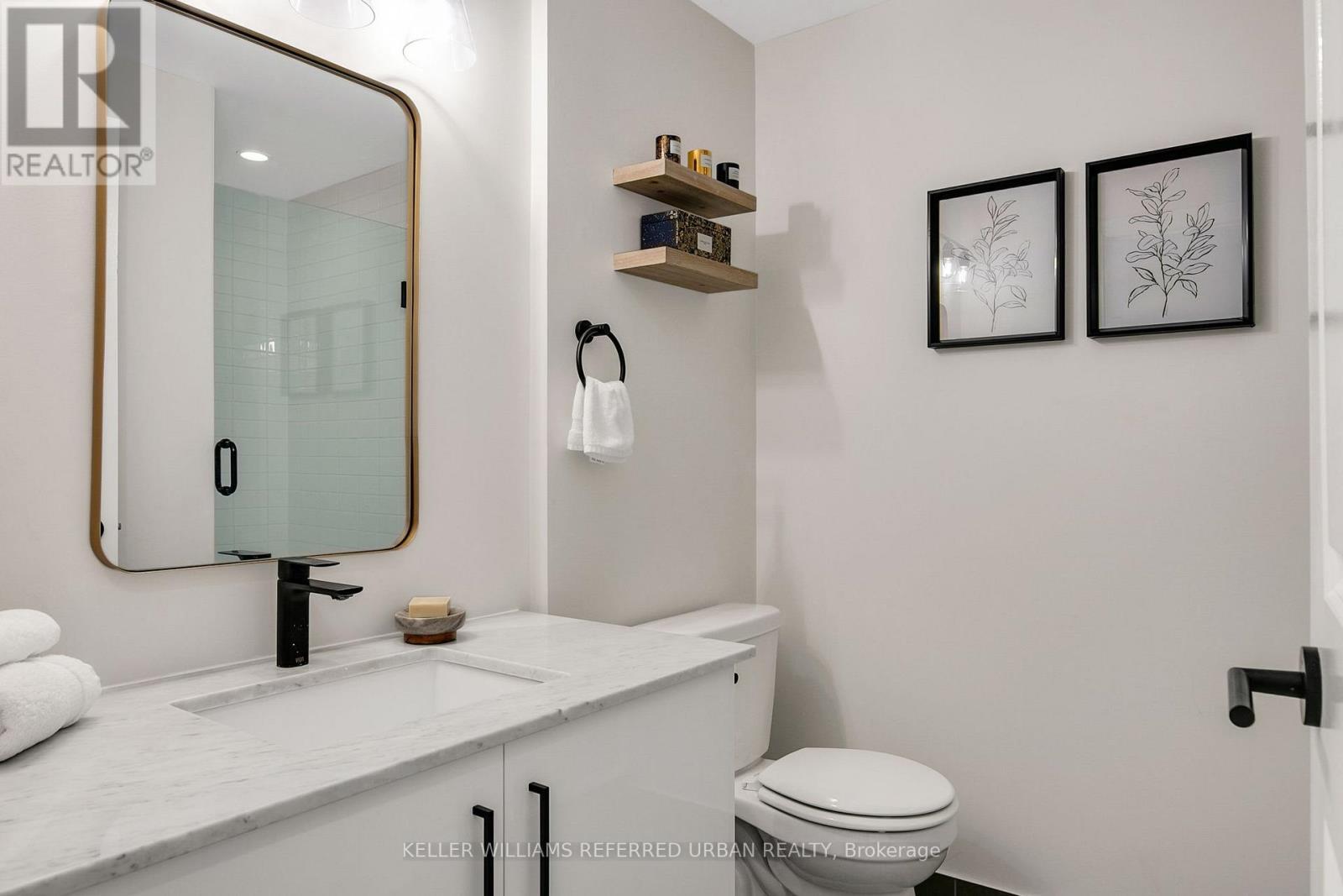 725 - 23 Glebe Road W, Toronto, ON - Indoor Photo Showing Bathroom