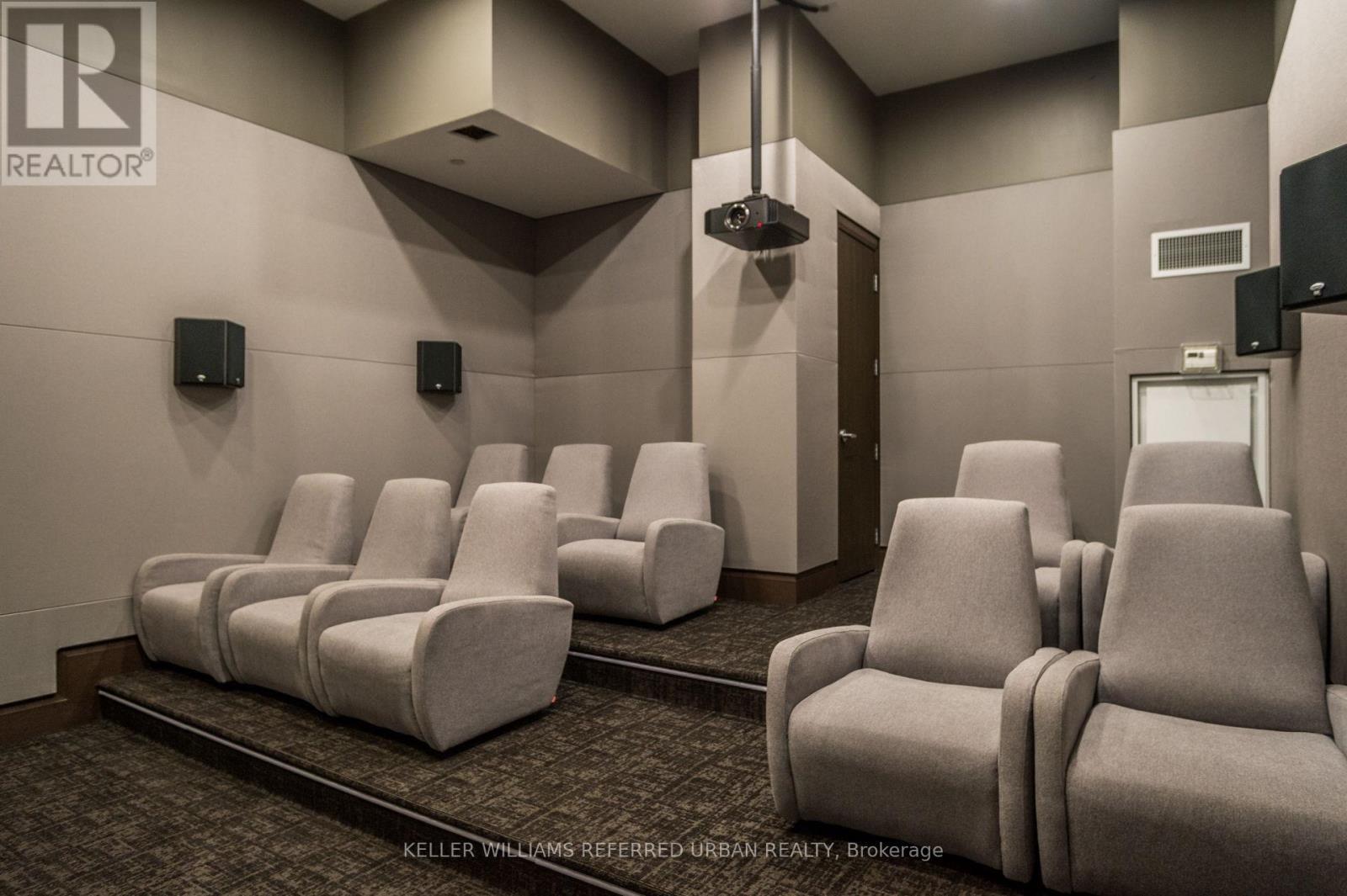 725 - 23 Glebe Road W, Toronto, ON - Indoor