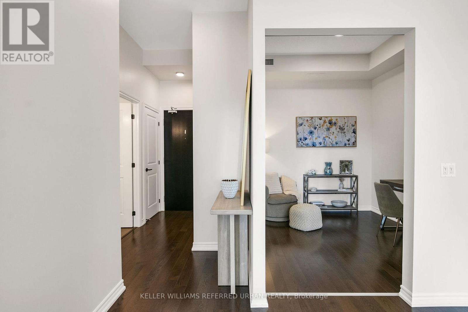 725 - 23 Glebe Road W, Toronto, ON - Indoor Photo Showing Other Room