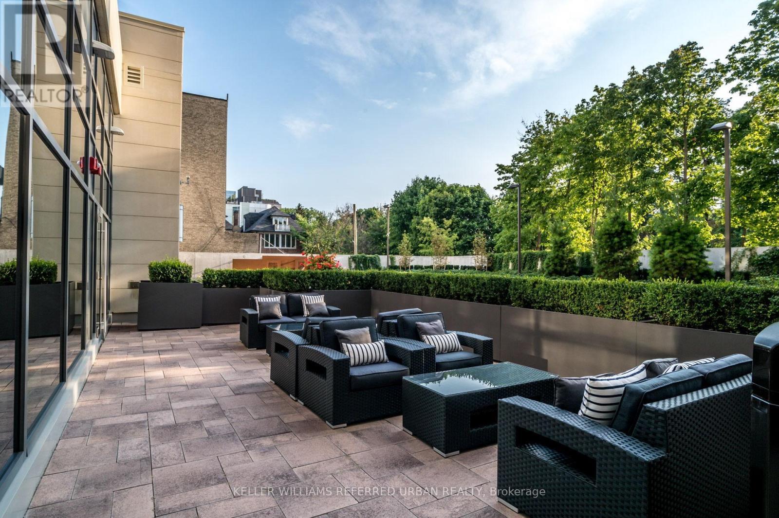 725 - 23 Glebe Road W, Toronto, ON - Outdoor