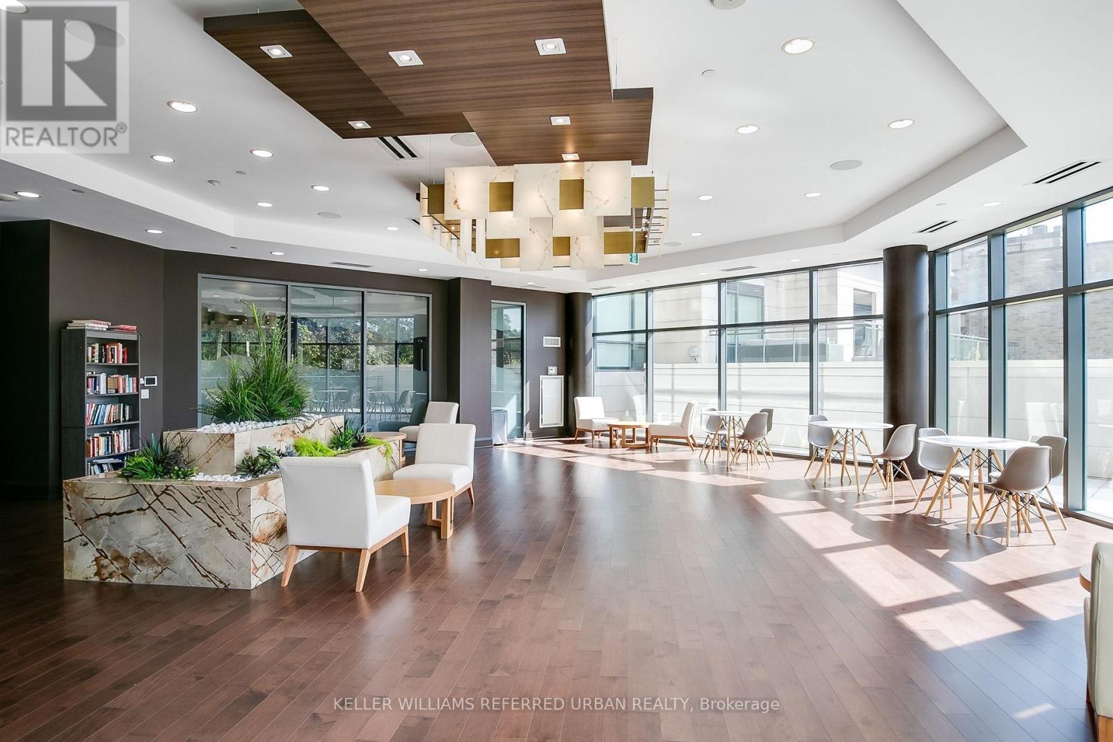 725 - 23 Glebe Road W, Toronto, ON - Indoor Photo Showing Other Room