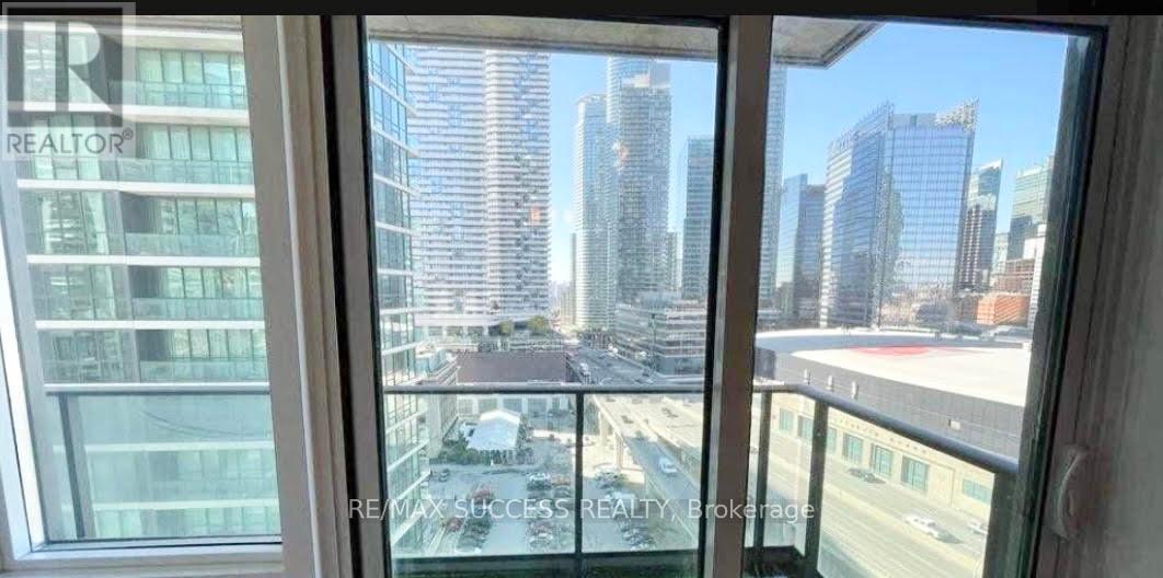 1611 - 18 Harbour Street, Toronto, ON - Indoor Photo Showing Other Room