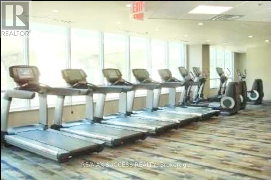 1611 - 18 Harbour Street, Toronto, ON - Indoor Photo Showing Gym Room