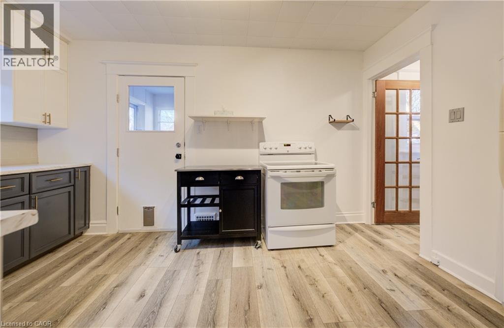 15 Troy Street, Kitchener, ON - Indoor Photo Showing Kitchen