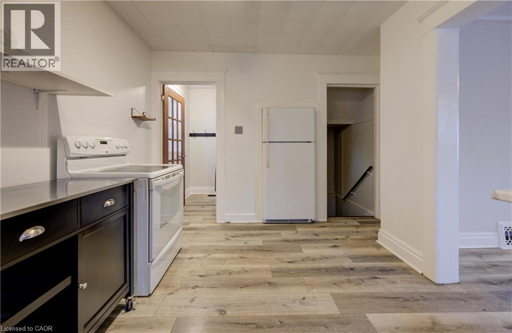 15 Troy Street, Kitchener, ON - Indoor Photo Showing Kitchen
