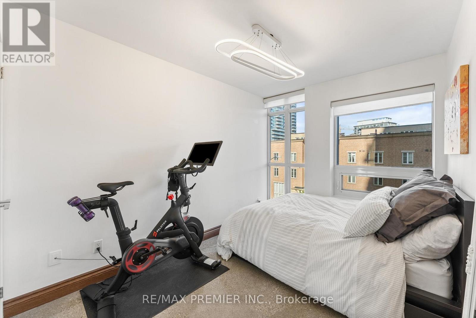 Th13 - 57 East Liberty Street, Toronto, ON - Indoor Photo Showing Gym Room