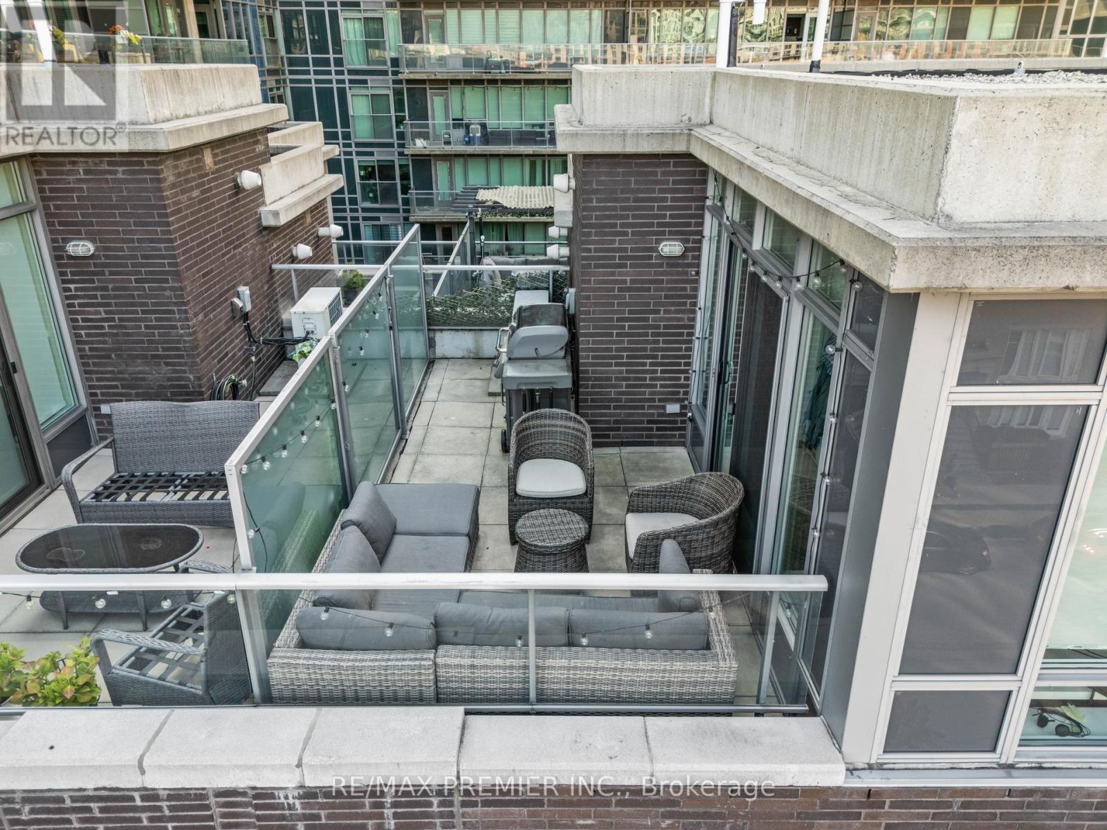 Th13 - 57 East Liberty Street, Toronto, ON - Outdoor With Exterior