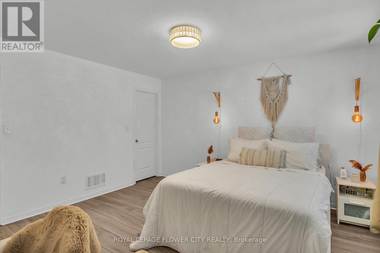 80 Palacebeach Trail, Hamilton, ON - Indoor Photo Showing Bedroom