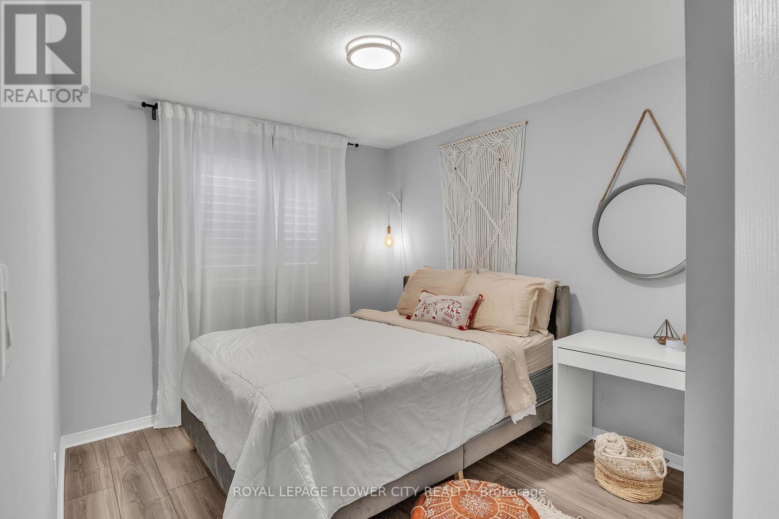 80 Palacebeach Trail, Hamilton, ON - Indoor Photo Showing Bedroom