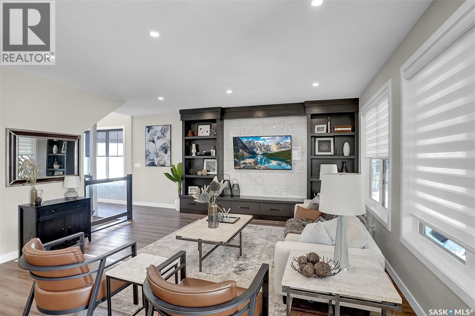 4244 Elderberry Crescent E, Regina, SK - Indoor Photo Showing Living Room