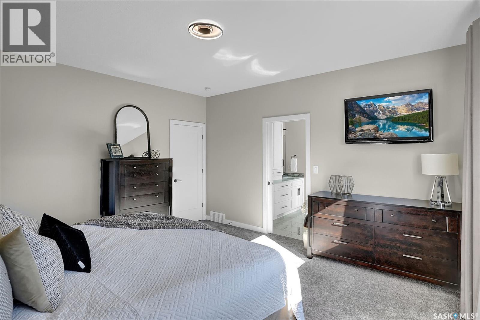 4244 Elderberry Crescent E, Regina, SK - Indoor Photo Showing Bedroom