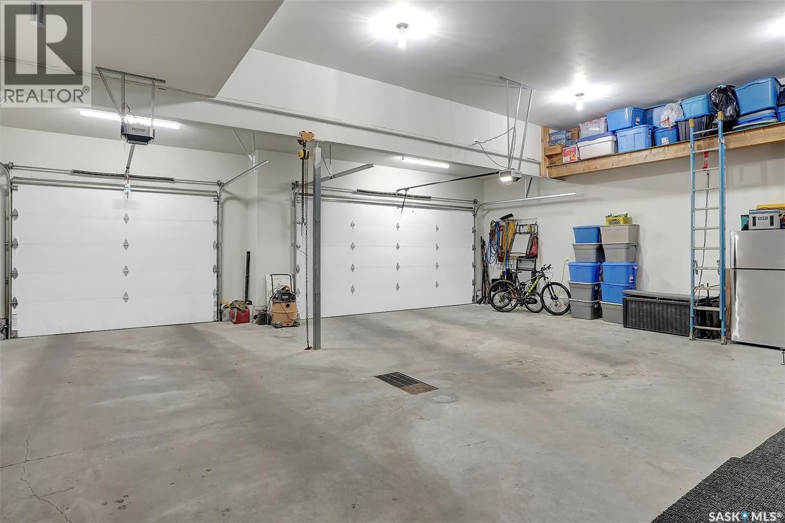 4244 Elderberry Crescent E, Regina, SK - Indoor Photo Showing Garage