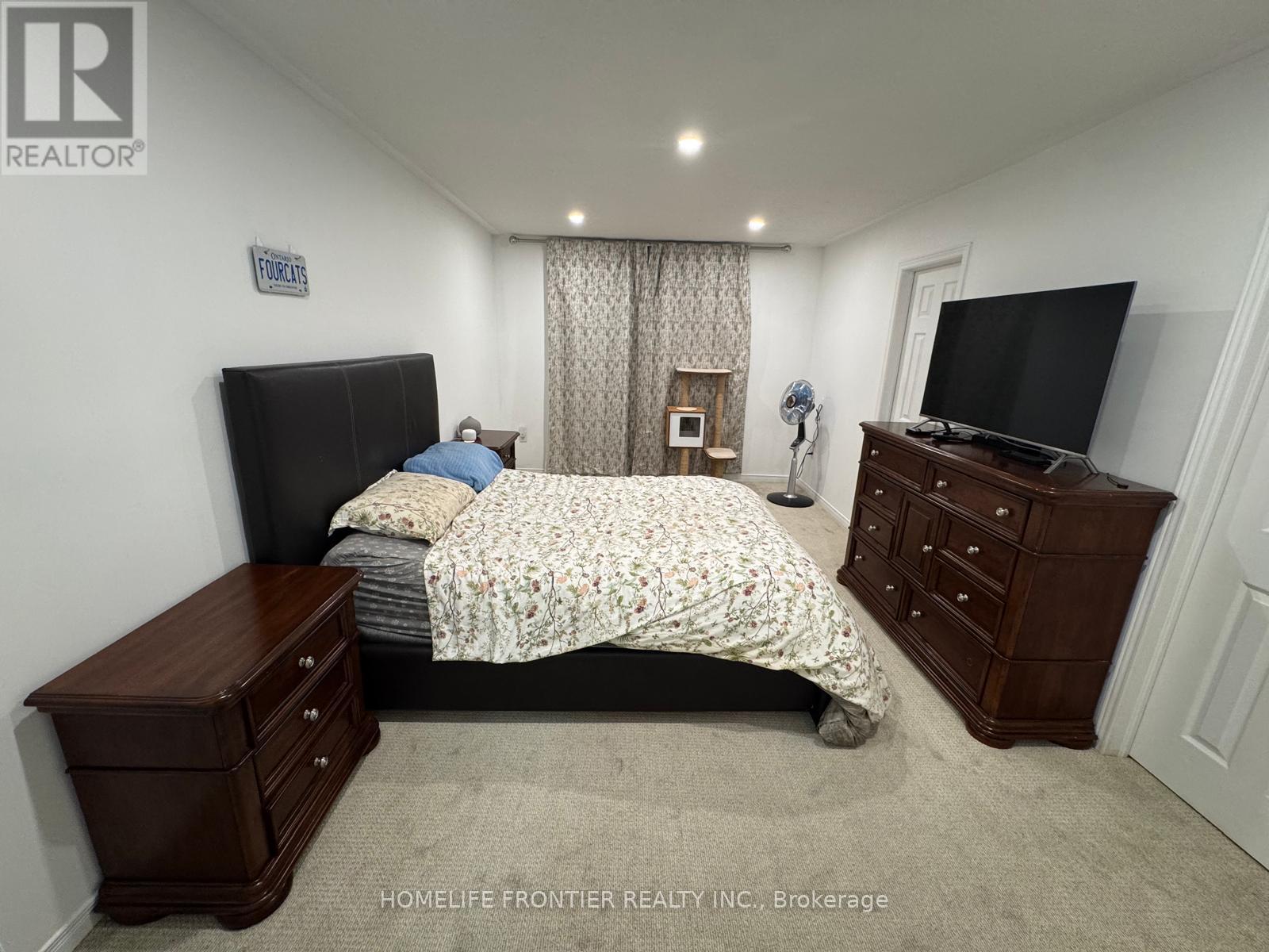 14 Barr Crescent, Aurora, ON - Indoor Photo Showing Bedroom