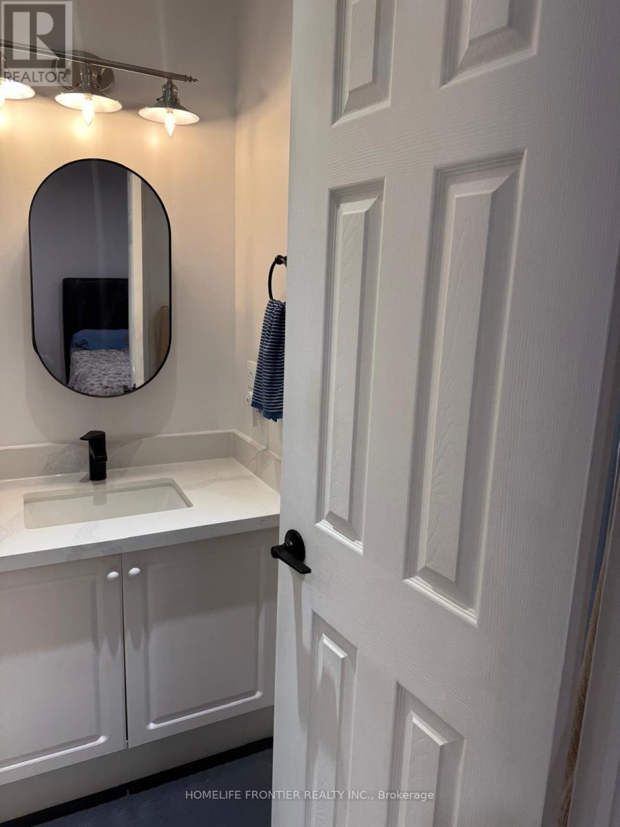 14 Barr Crescent, Aurora, ON - Indoor Photo Showing Bathroom