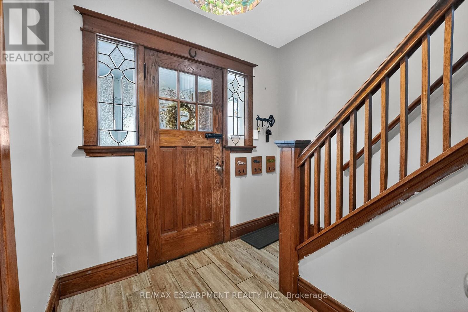 207 Edgemont Street S, Hamilton, ON - Indoor Photo Showing Other Room