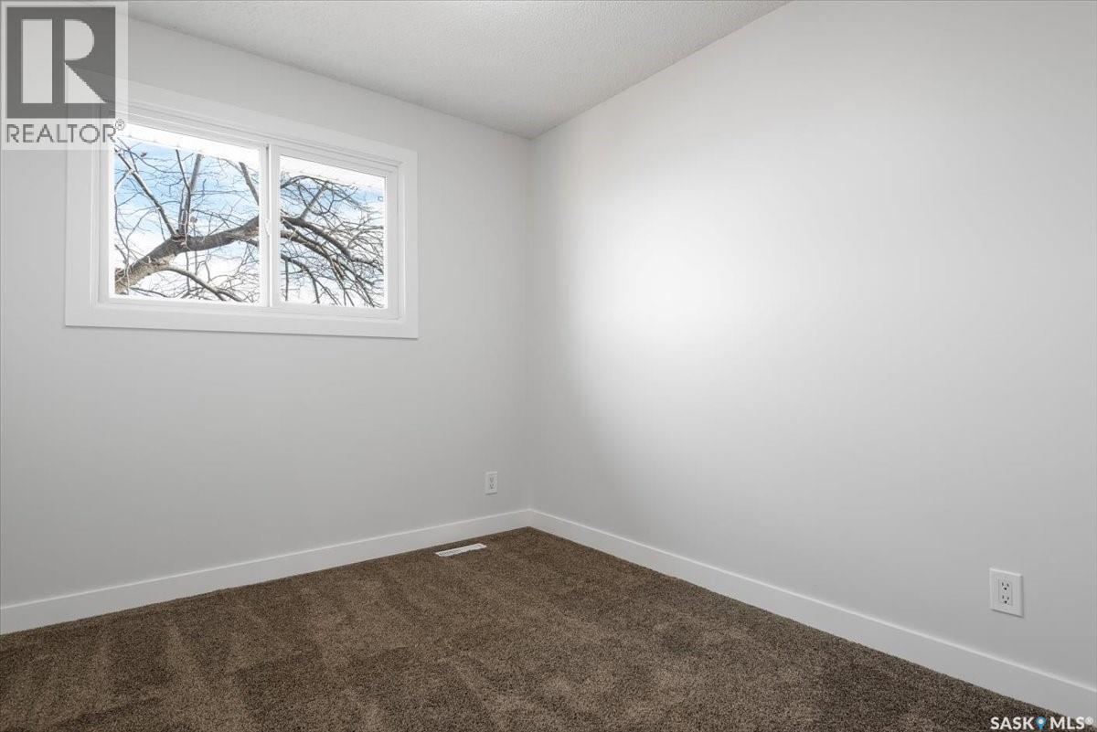 3806 Castle Road, Regina, SK - Indoor Photo Showing Other Room