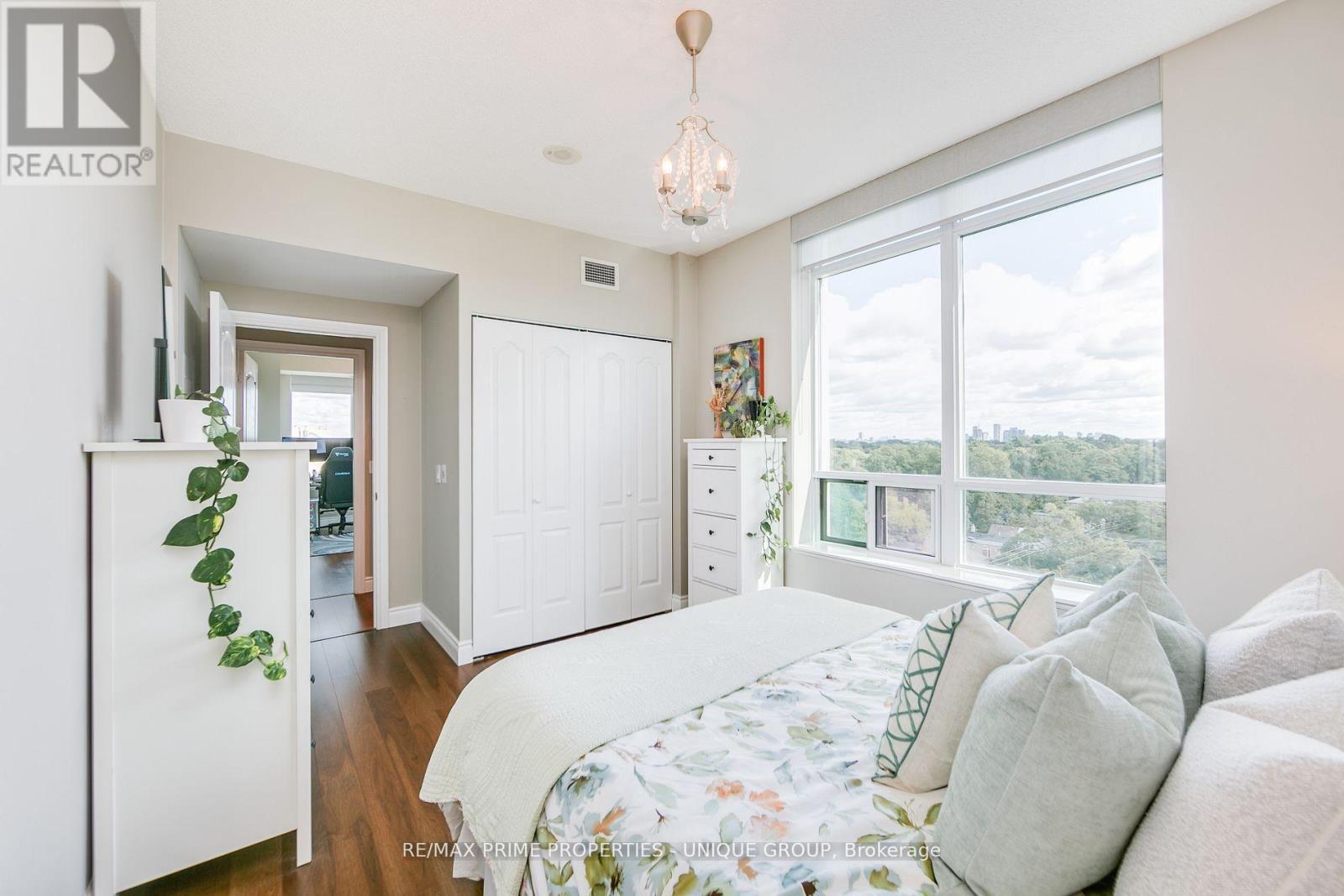 904 - 319 Merton Street, Toronto, ON - Indoor Photo Showing Bedroom
