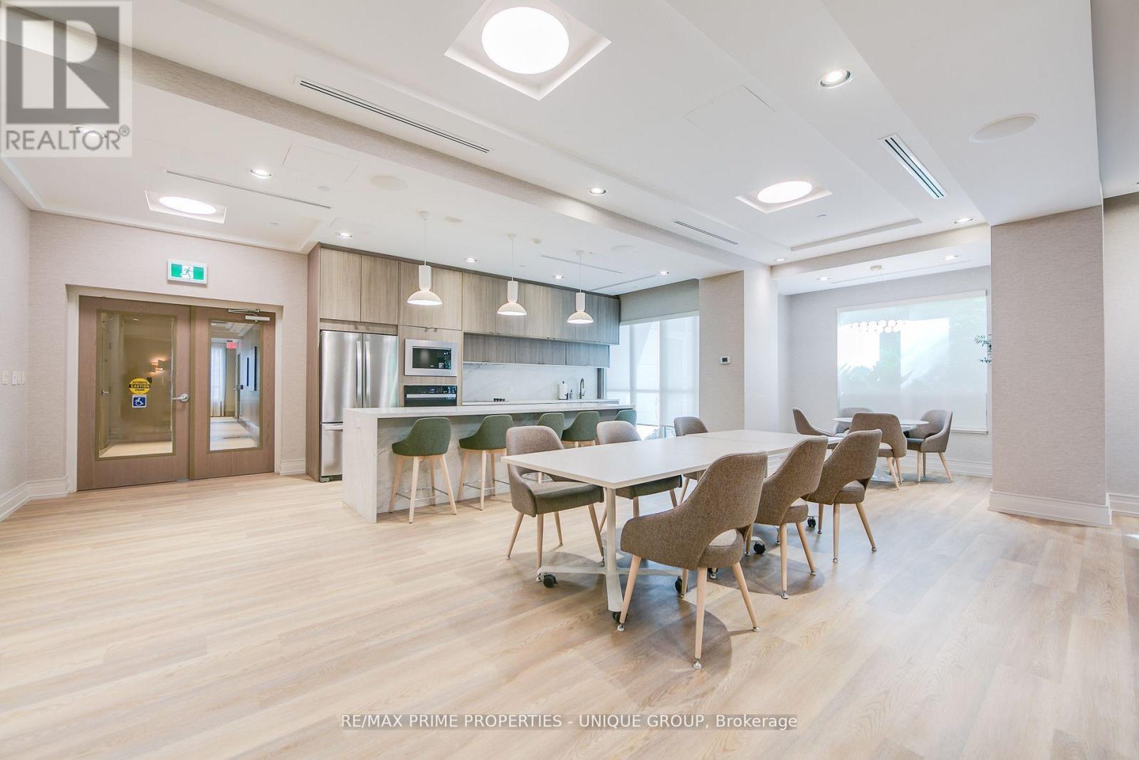 904 - 319 Merton Street, Toronto, ON - Indoor Photo Showing Dining Room