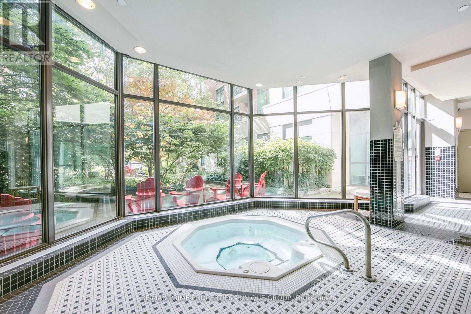 904 - 319 Merton Street, Toronto, ON - Indoor Photo Showing Other Room