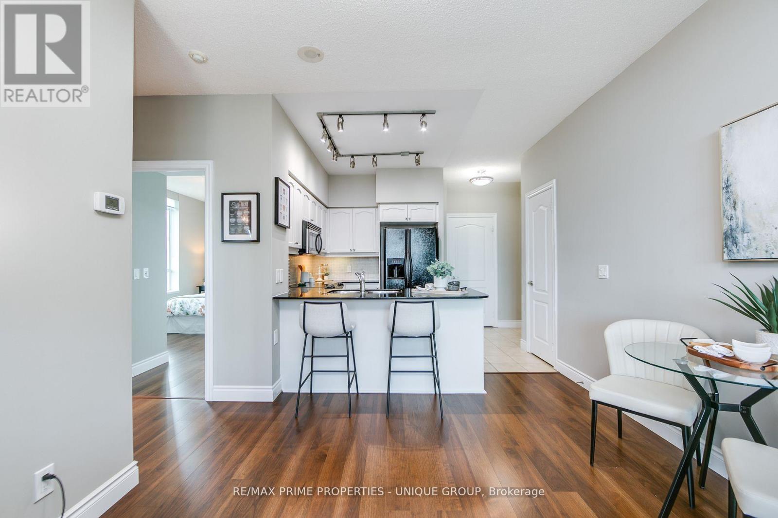 904 - 319 Merton Street, Toronto, ON - Indoor