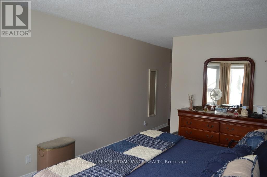 205 - 56 Tripp Boulevard, Quinte West (Trenton Ward), ON - Indoor Photo Showing Bedroom