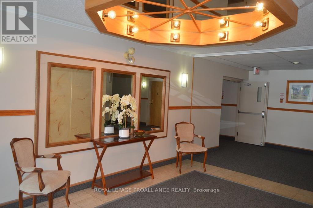 205 - 56 Tripp Boulevard, Quinte West (Trenton Ward), ON - Indoor Photo Showing Garage