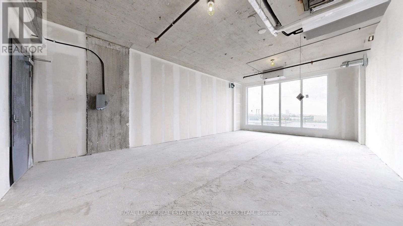 301 - 600 Dixon Road, Toronto, ON