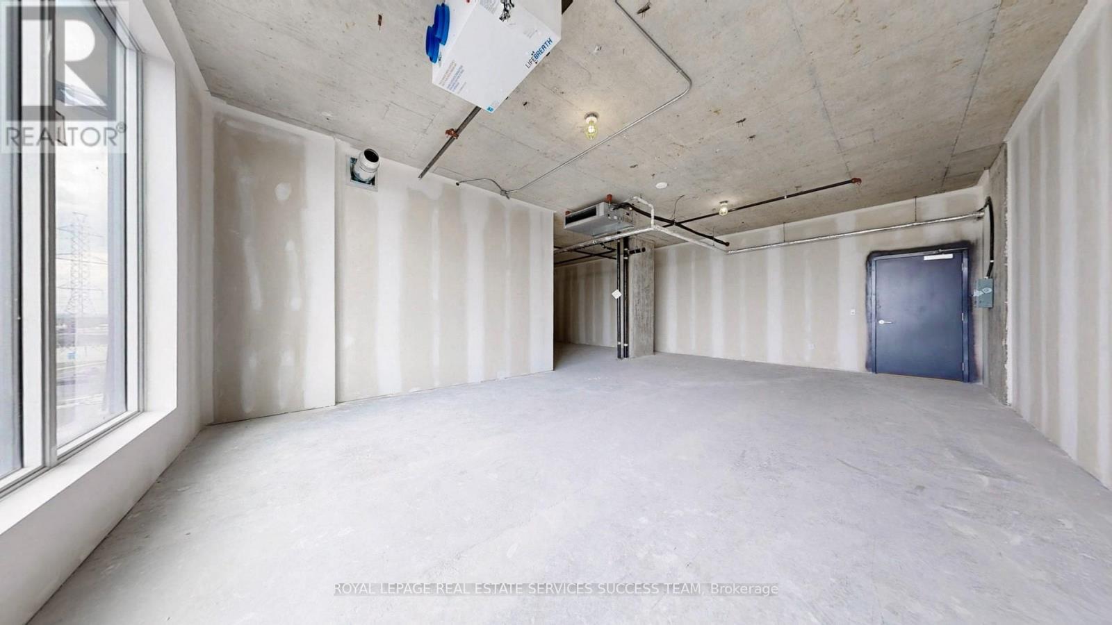 301 - 600 Dixon Road, Toronto, ON