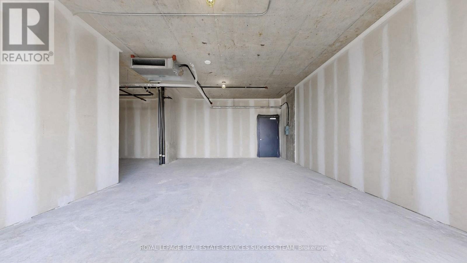 301 - 600 Dixon Road, Toronto, ON