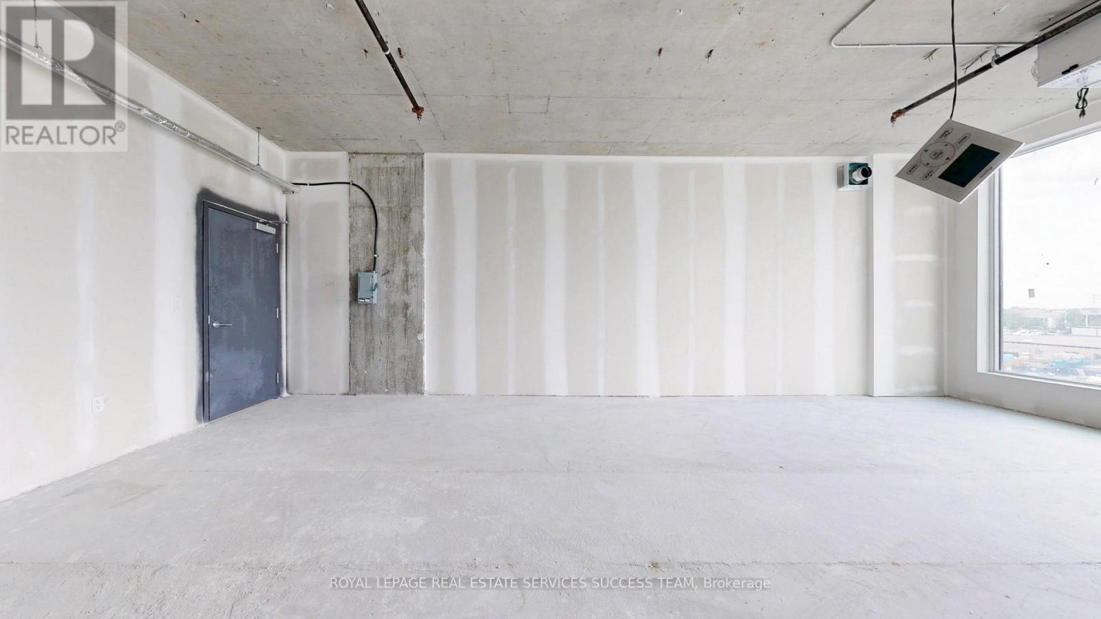 301 - 600 Dixon Road, Toronto, ON