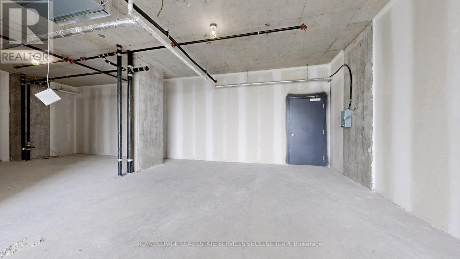 301 - 600 Dixon Road, Toronto, ON