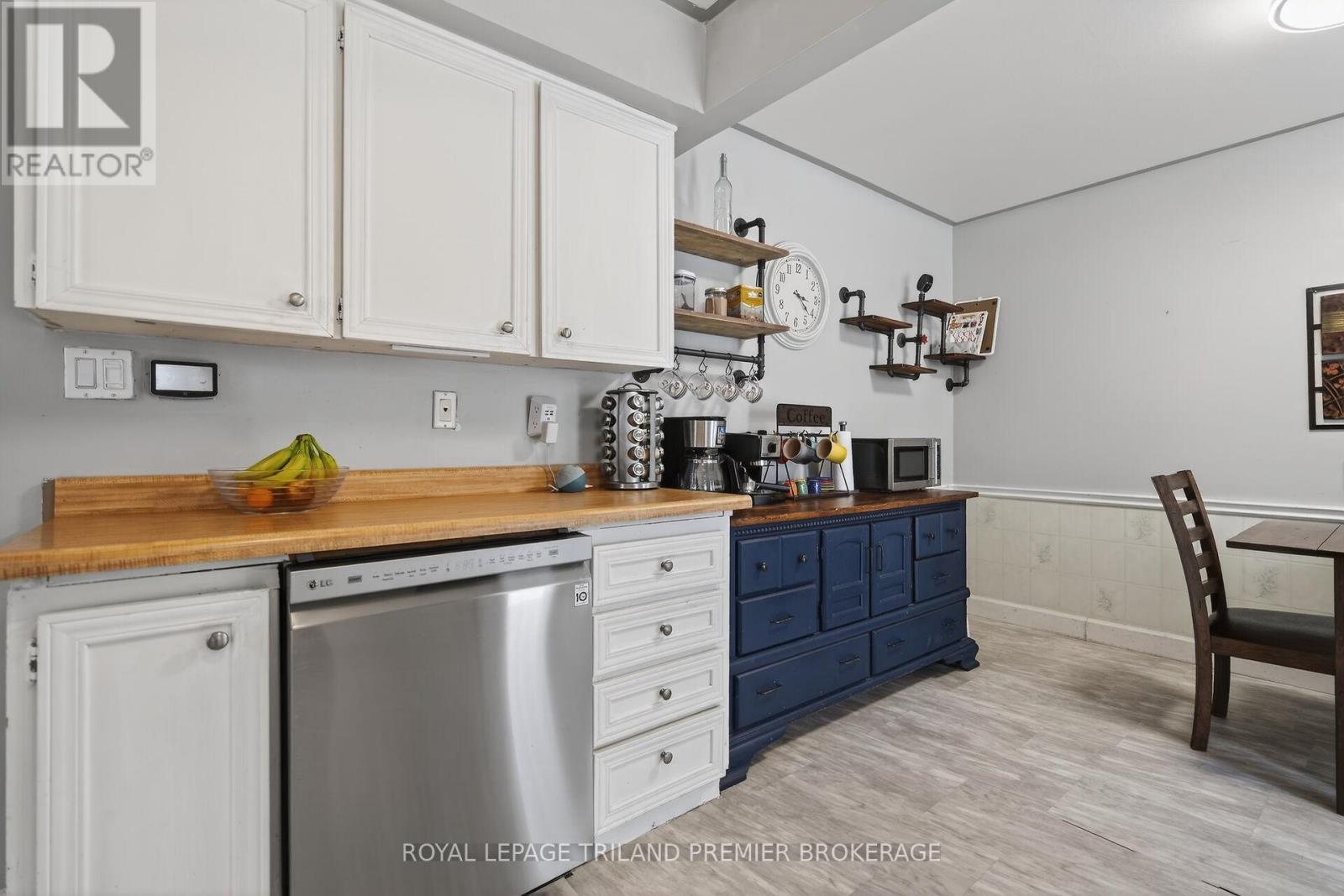 816 Dundalk Drive, London South (South P), ON - Indoor Photo Showing Kitchen