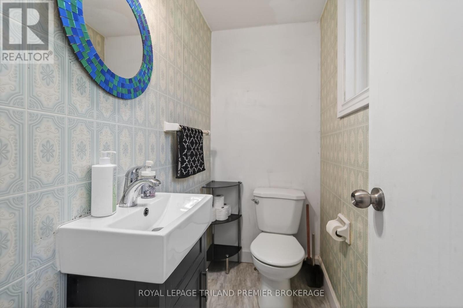 816 Dundalk Drive, London South (South P), ON - Indoor Photo Showing Bathroom