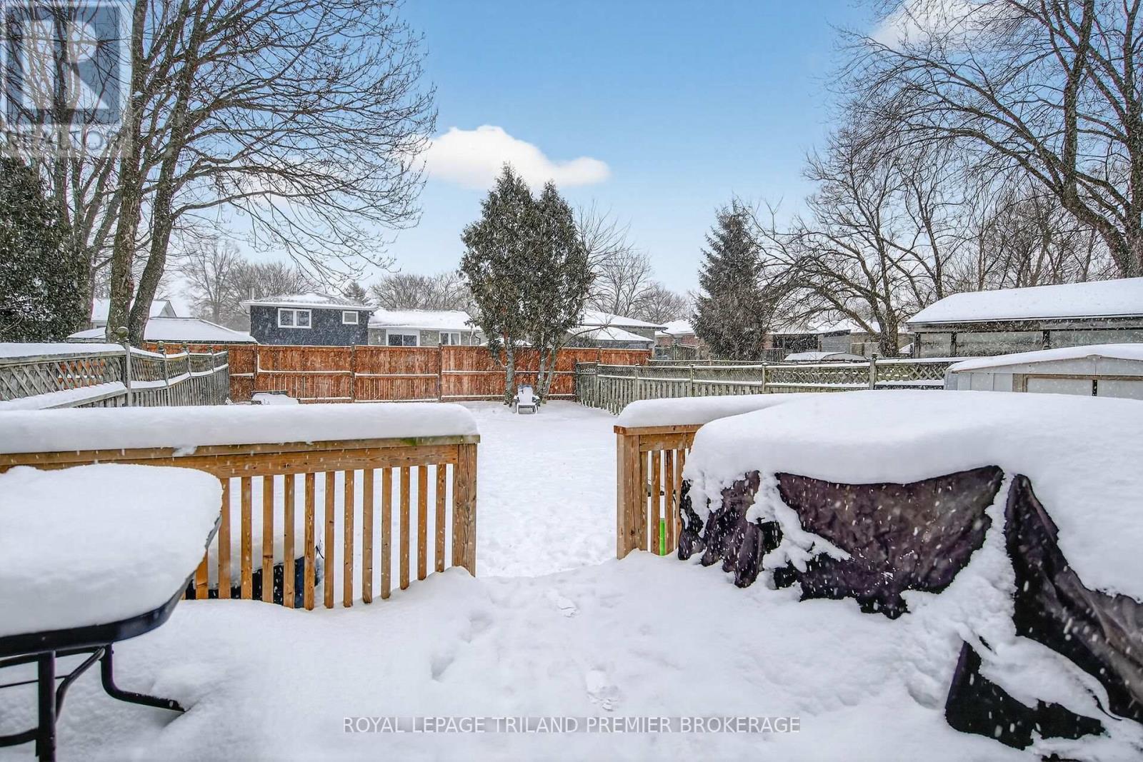 816 Dundalk Drive, London South (South P), ON - Outdoor