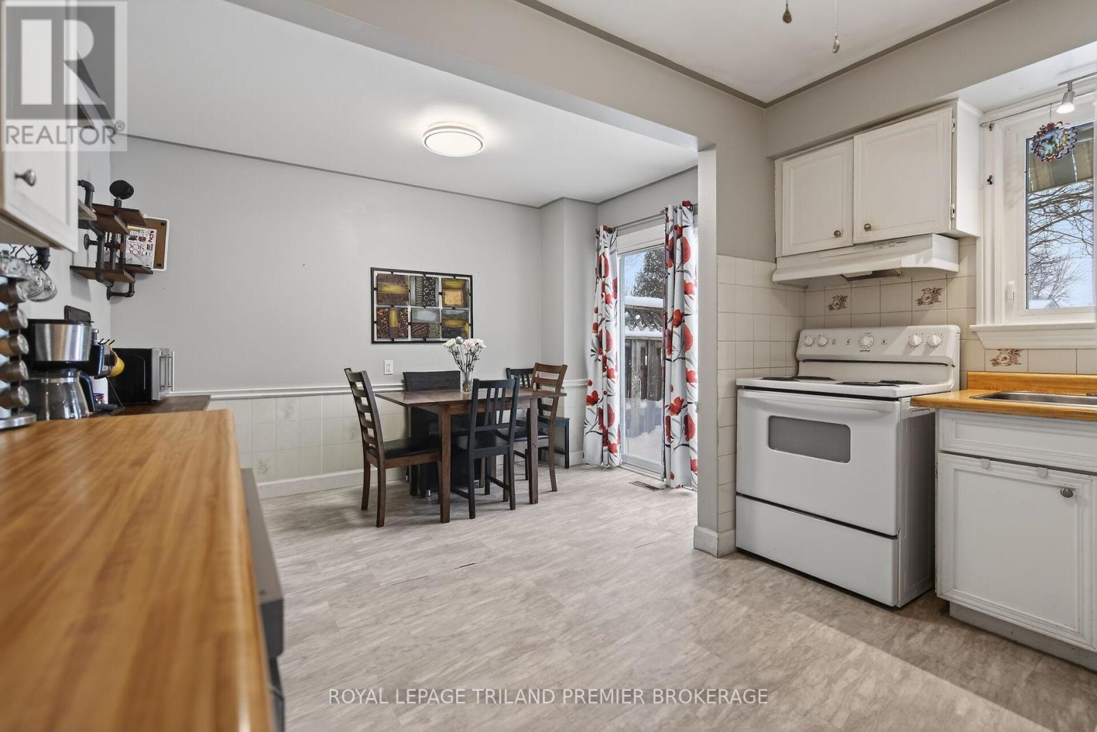 816 Dundalk Drive, London South (South P), ON - Indoor Photo Showing Kitchen