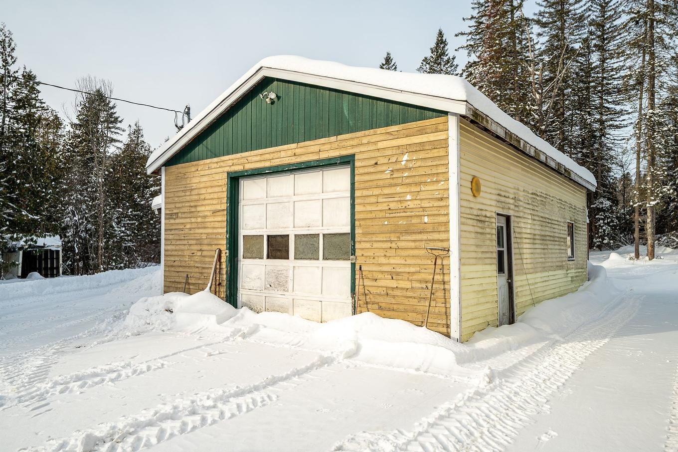 Garage - 120 Ch. De Montfort, Saint-Adolphe-D'Howard, QC - Outdoor