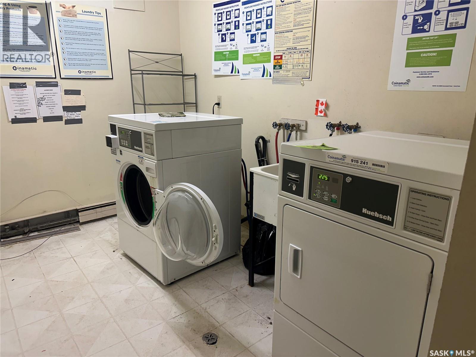 12 19 Centennial Street, Regina, SK - Indoor Photo Showing Laundry Room