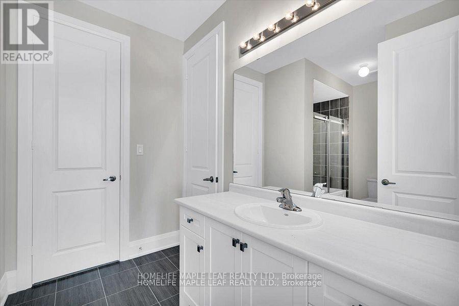 1242 Talisman Manor, Pickering, ON - Indoor Photo Showing Bathroom