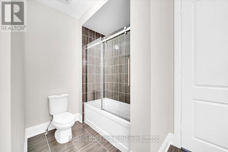 1242 Talisman Manor, Pickering, ON - Indoor Photo Showing Bathroom