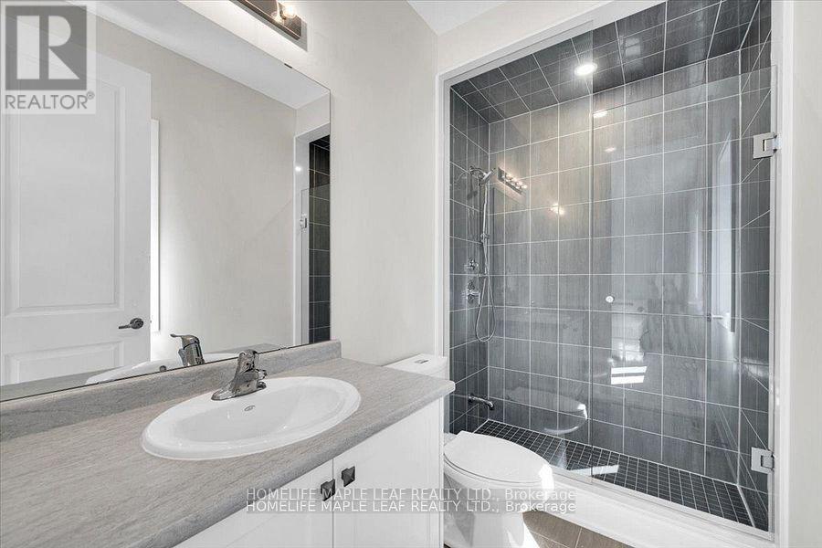 1242 Talisman Manor, Pickering, ON - Indoor Photo Showing Bathroom