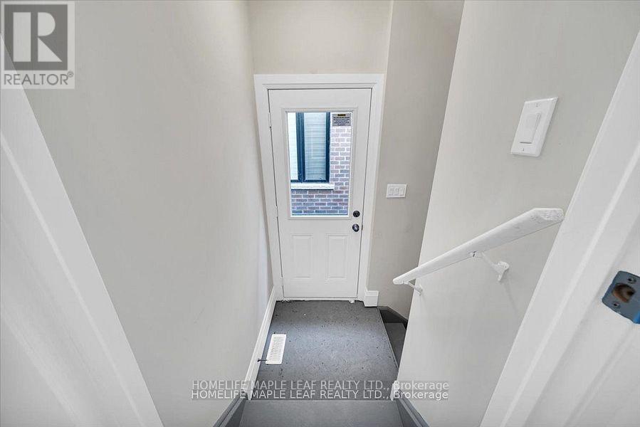 1242 Talisman Manor, Pickering, ON - Indoor Photo Showing Other Room