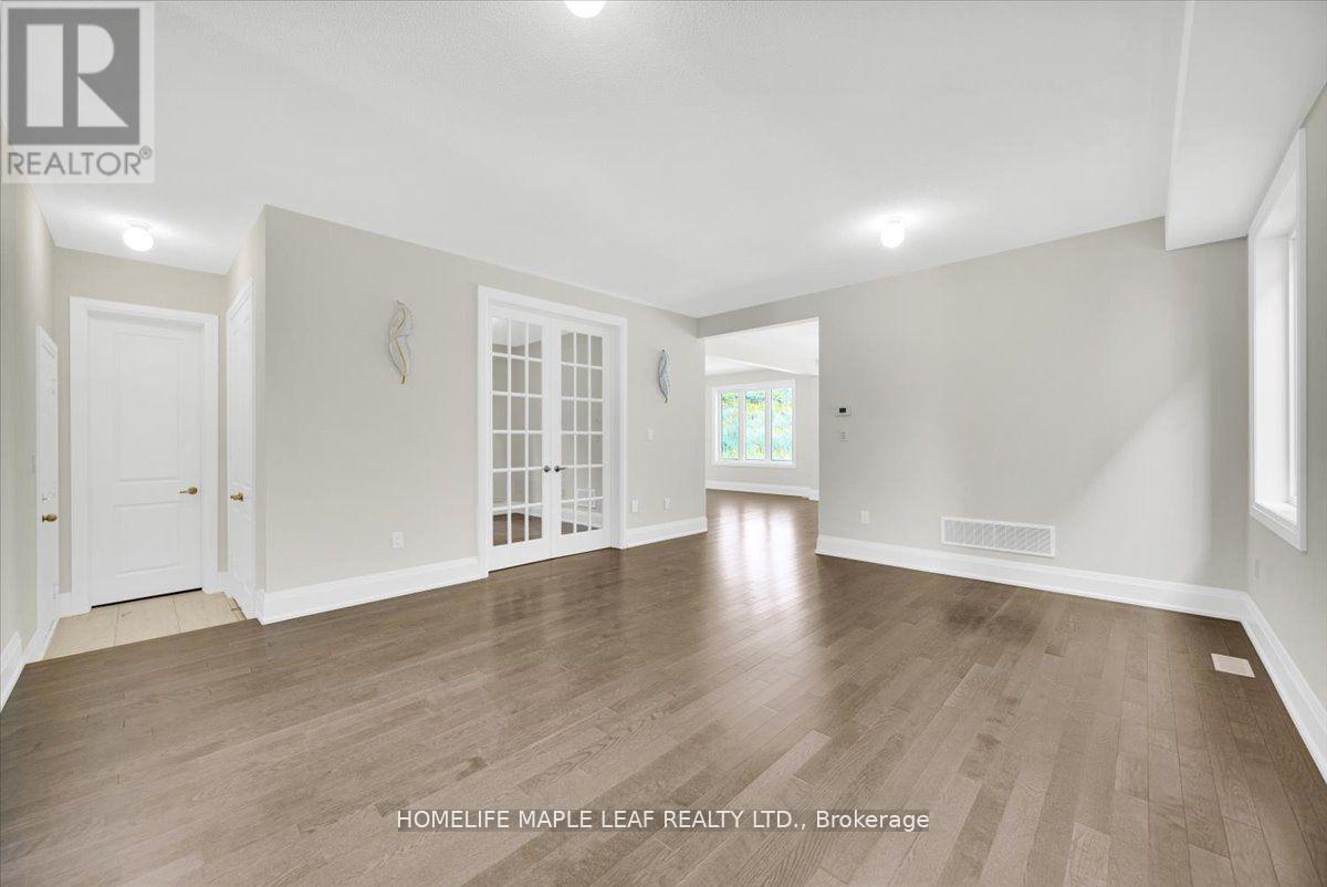 1242 Talisman Manor, Pickering, ON - Indoor Photo Showing Other Room