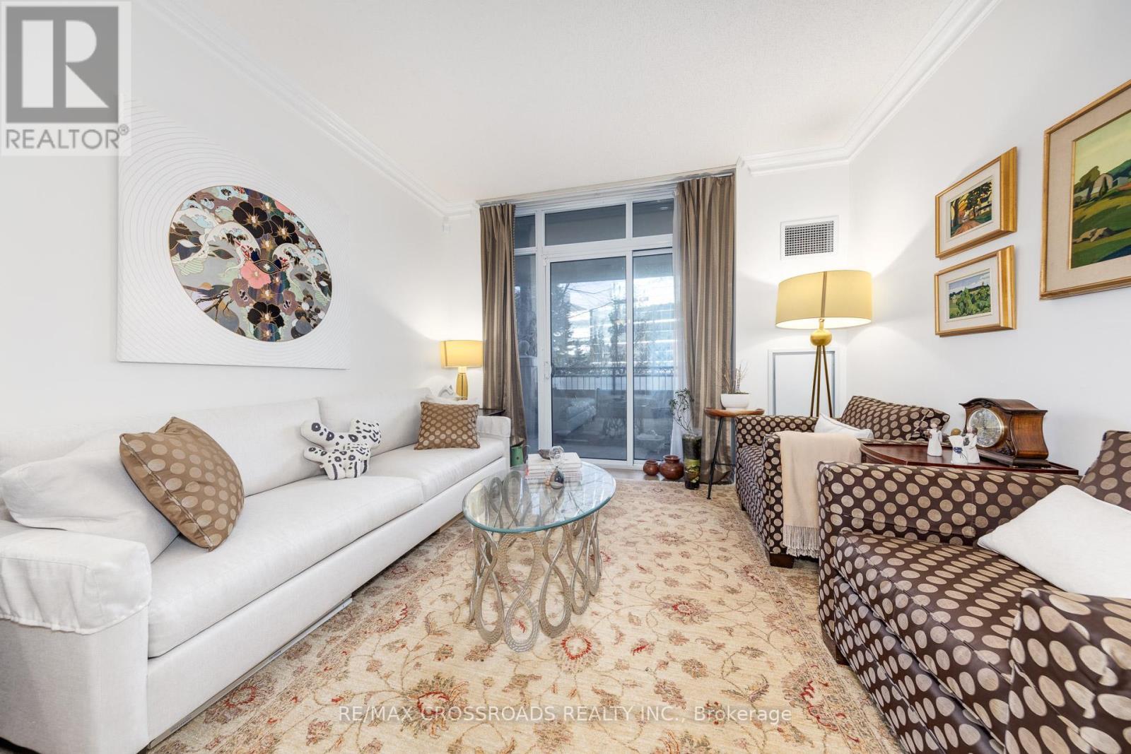 210 - 10 Old York Mills Road, Toronto, ON - Indoor Photo Showing Living Room