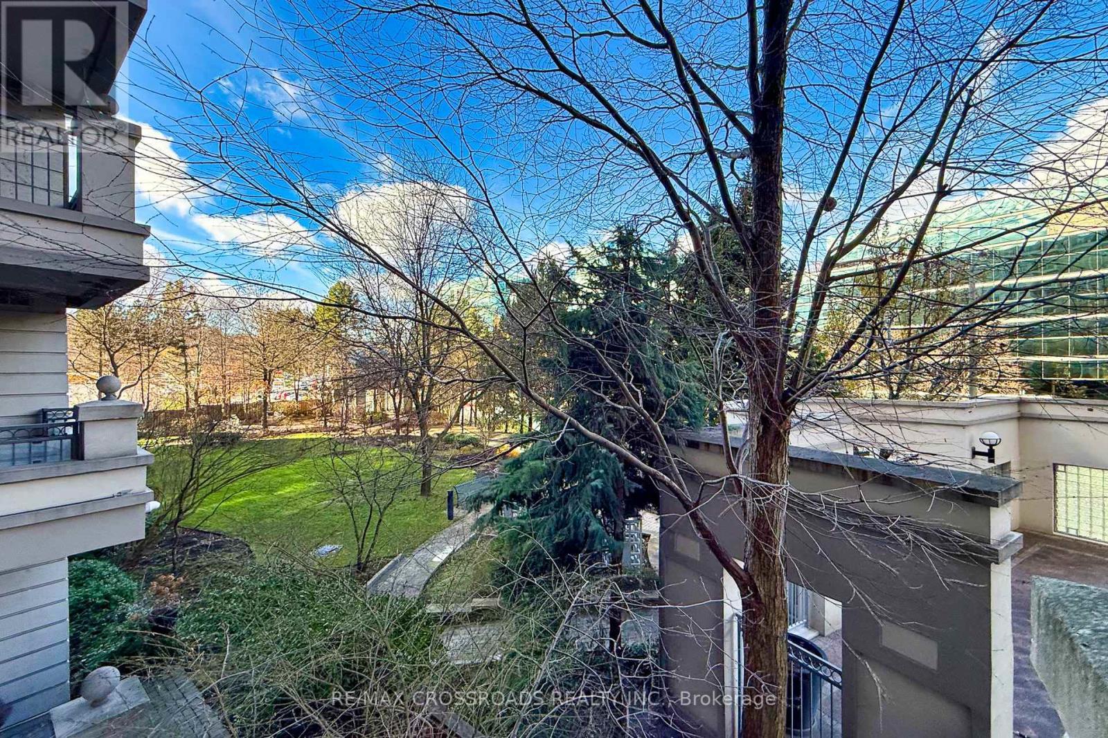 210 - 10 Old York Mills Road, Toronto, ON - Outdoor