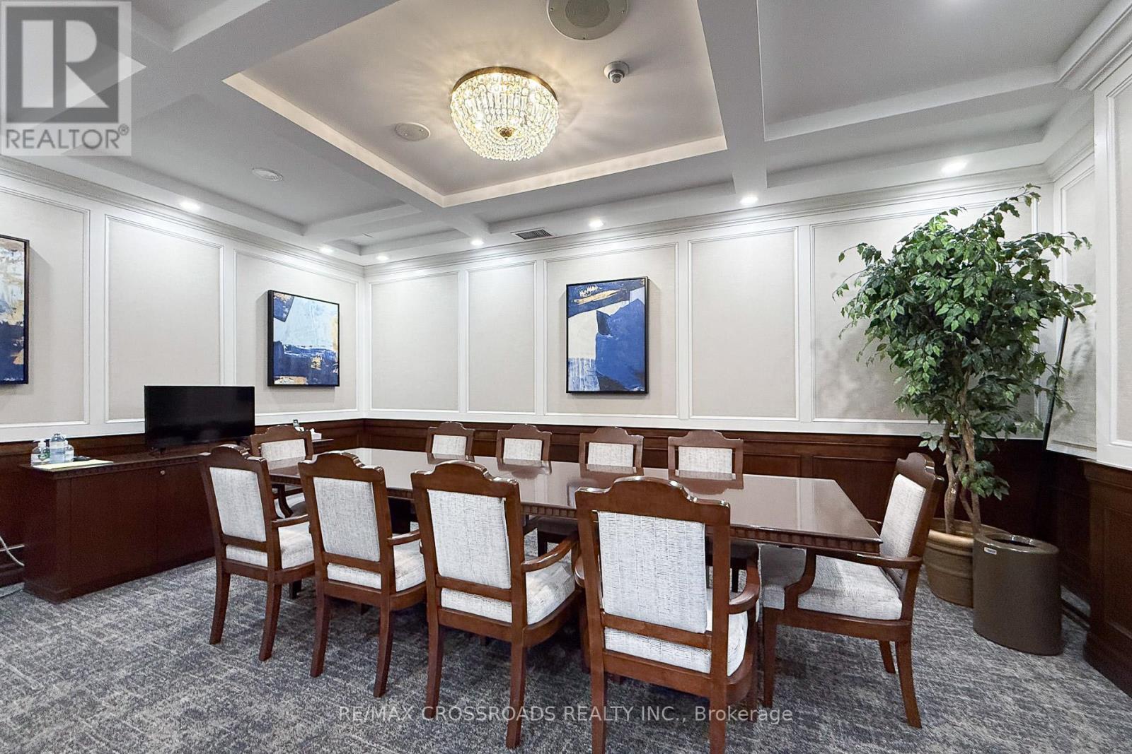 210 - 10 Old York Mills Road, Toronto, ON - Indoor Photo Showing Dining Room
