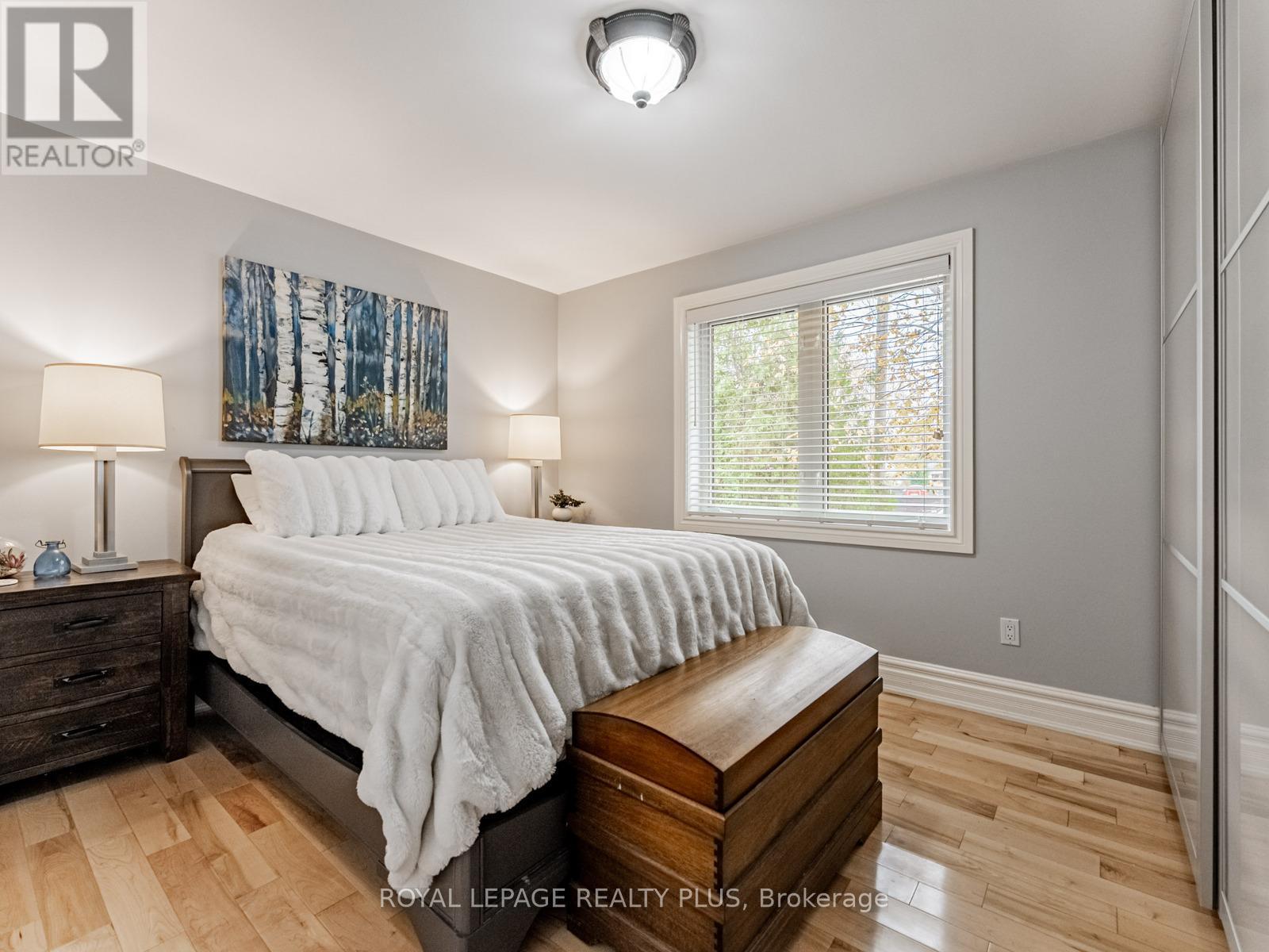 1885 Hindhead Road, Mississauga, ON - Indoor Photo Showing Bedroom