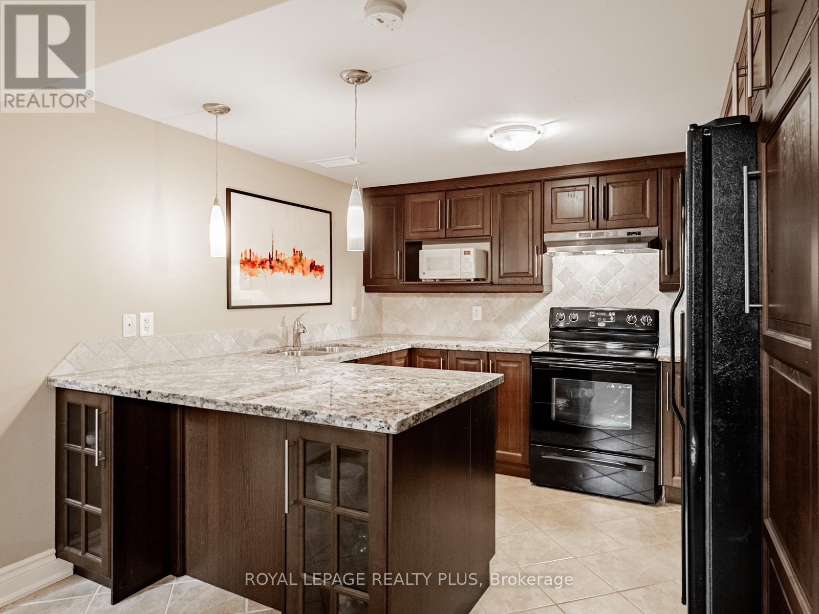 1885 Hindhead Road, Mississauga, ON - Indoor Photo Showing Kitchen