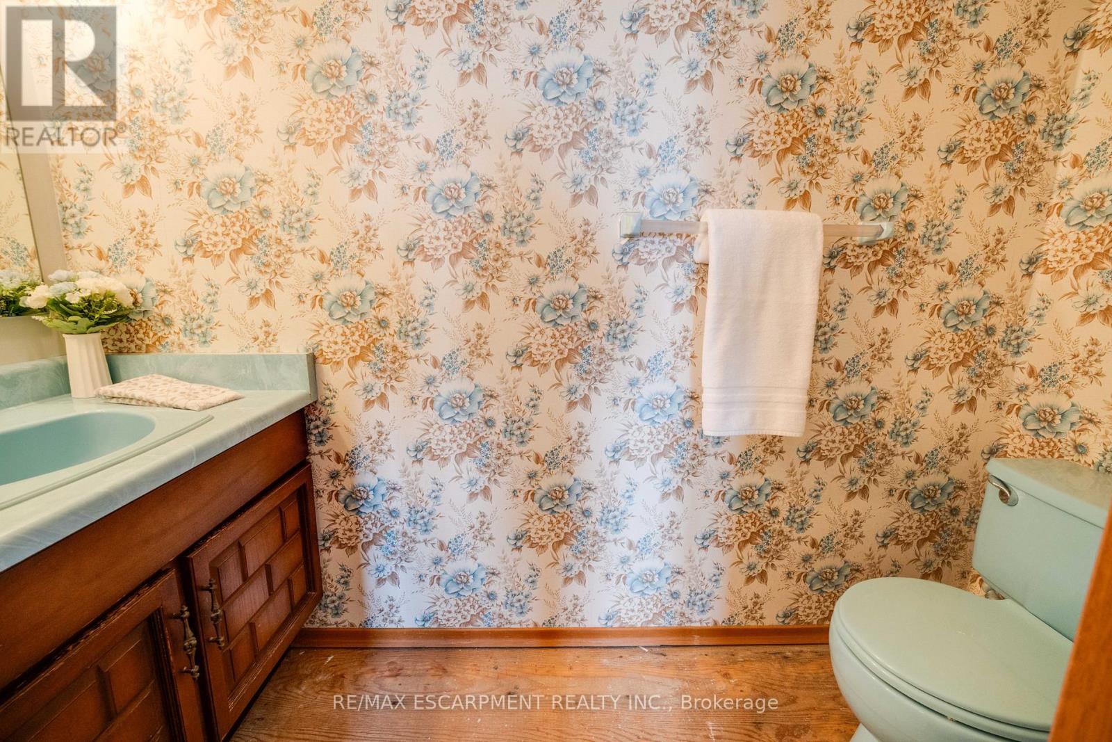 46 Esther Avenue, Cambridge, ON - Indoor Photo Showing Bathroom