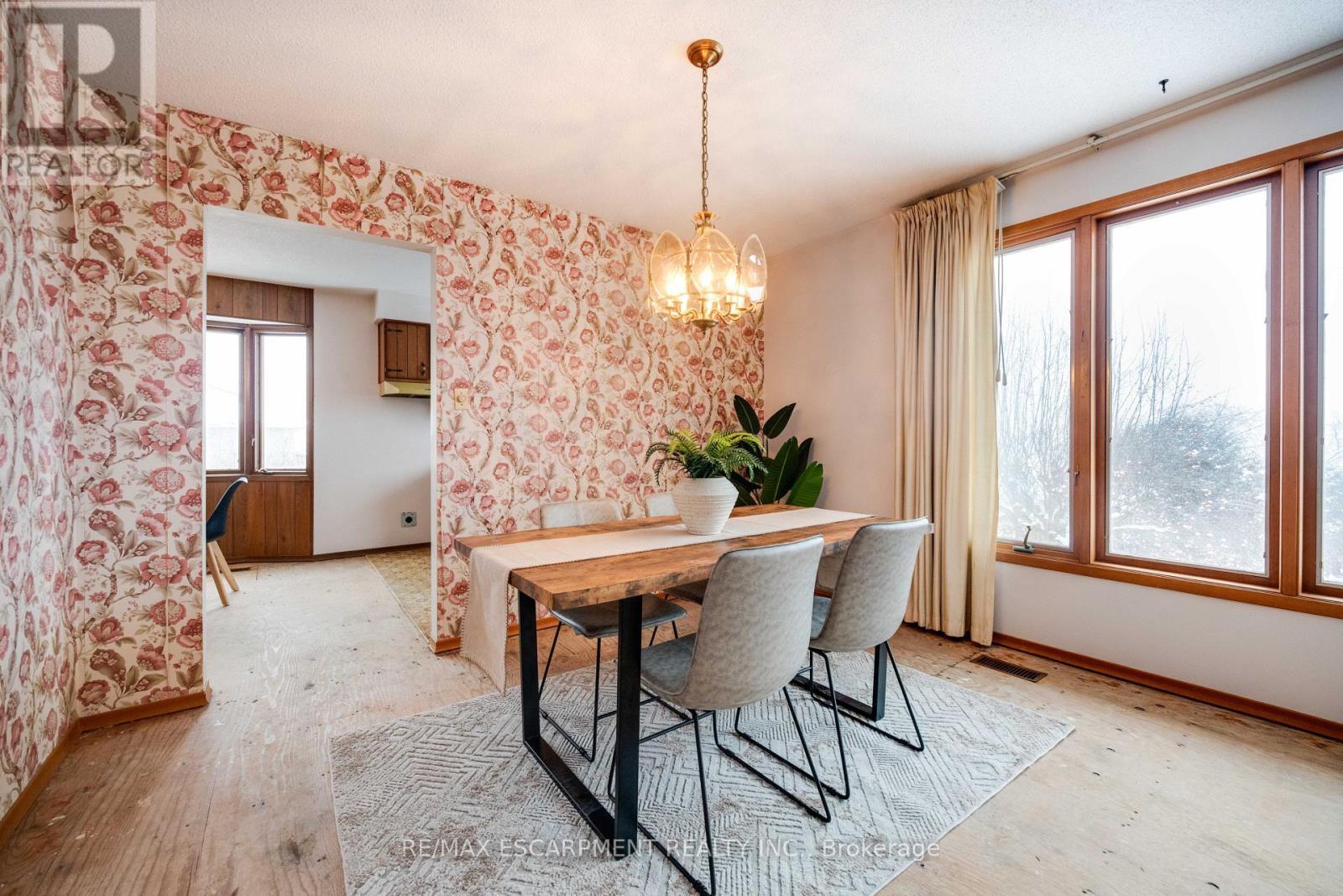 46 Esther Avenue, Cambridge, ON - Indoor Photo Showing Dining Room